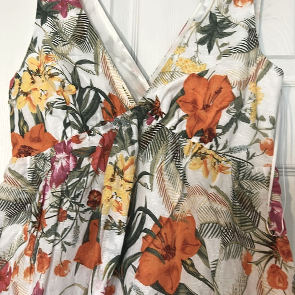 NWT Chelsea & Violet Tie Shoulder Tropical Oasis Printed V Neck Halter Top - Picture 3 of 15